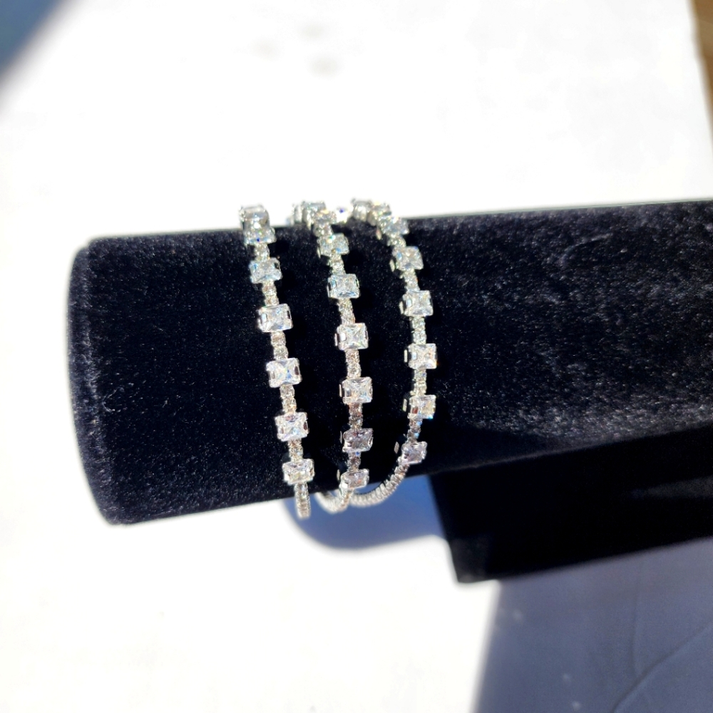 Women's Cubic Zirconia Square Cupchain Cuff Bangle - Picture 5 of 8